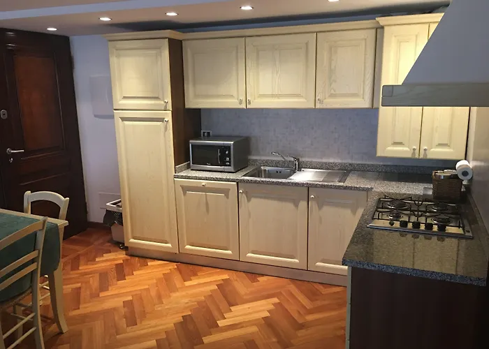 ألبيرغو مارين *