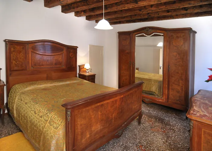 ألبيرغو مارين *